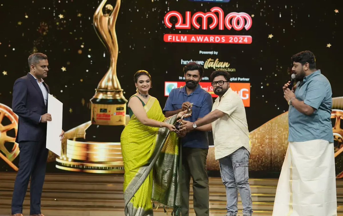 Thank you #Vanitha Awards 🙏❤️

Best Actor - Our Own @mammukka
Best Film - #NanpakalNerathuMayakkam
Best Director - #JeoBaby ( Kaathal The Core )
Best Actress - #Jyotika (Kaathal The Core )

സർവ്വാധിപത്യം 🔥😎

#Mammootty  #KaathalTheCore @NNMMovie @KaathalTheCore
