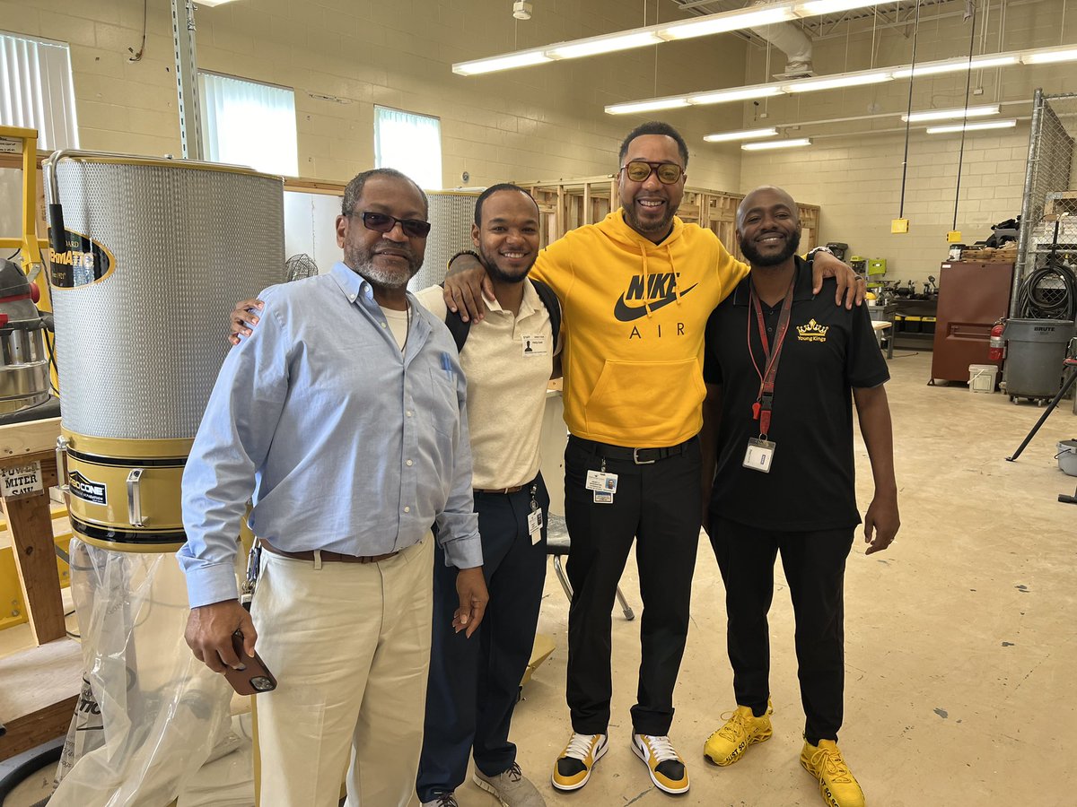 HCPSBW_BCA's tweet image. What had an awesome time hosting @HCPS_Eisenhower! Mr. Cox did an amazing job fostering this opportunity for his students.#HillsboroughStrong #WeAreMagnet #ACCEPTMagnet @HillsboroughSch @VanAyresHCPS @WashingtonShake @SDHCMagnet @HCPSCTAE @HCPSBoard @hcpsdgaines @HCPSJones