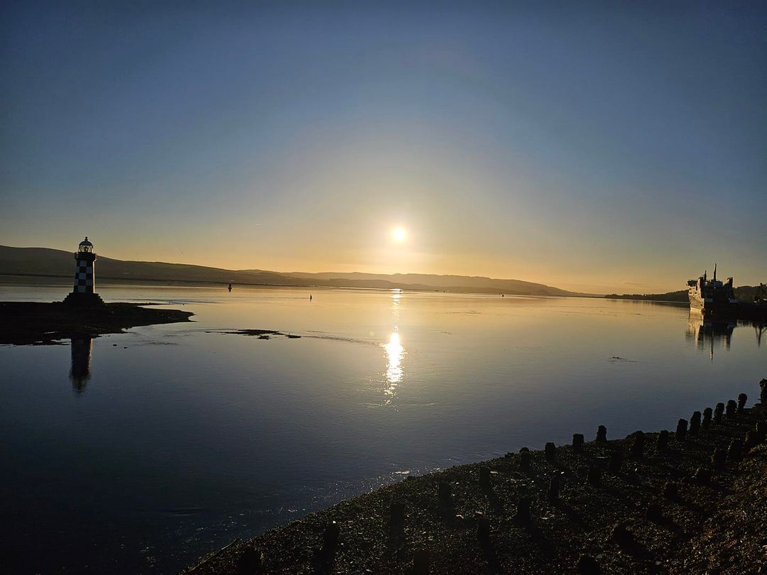 View from Port Glasgow this morning.

Thanks to Carol Crawford for the photo 📸

Discover Inverclyde 👇
discoverinverclyde.com

#DiscoverInverclyde #DiscoverPortGlasgow #PortGlasgow #Scotland #ScotlandIsCalling #VisitScotland #ScotlandIsNow