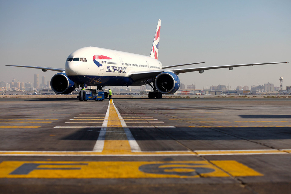 Departing from Terminal 3 starting April 25: twice-daily flights to London on @British_Airways! The move will streamline operations for Britain-bound travelers, allowing for smoother connections. Arrivals will continue to land at #TheNewT5. bit.ly/3U5sHwp ✈️