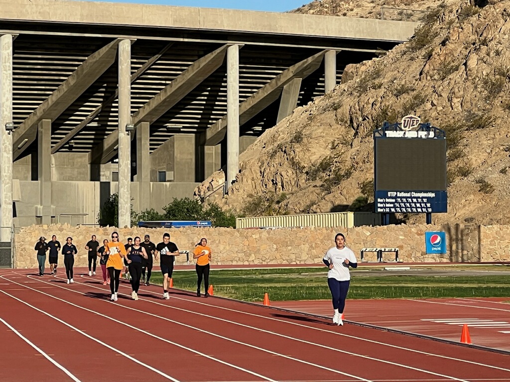 This morning @UTEP students attending the 6-week #FBI-#UTEP Student Academy took the #FBI Fit test alongside some agents on Kidd Field. They got to experience just how strenuous the test is. They finished strong even with side cramps! #GoMiners #Picksup
ow.ly/savs50RnwEz