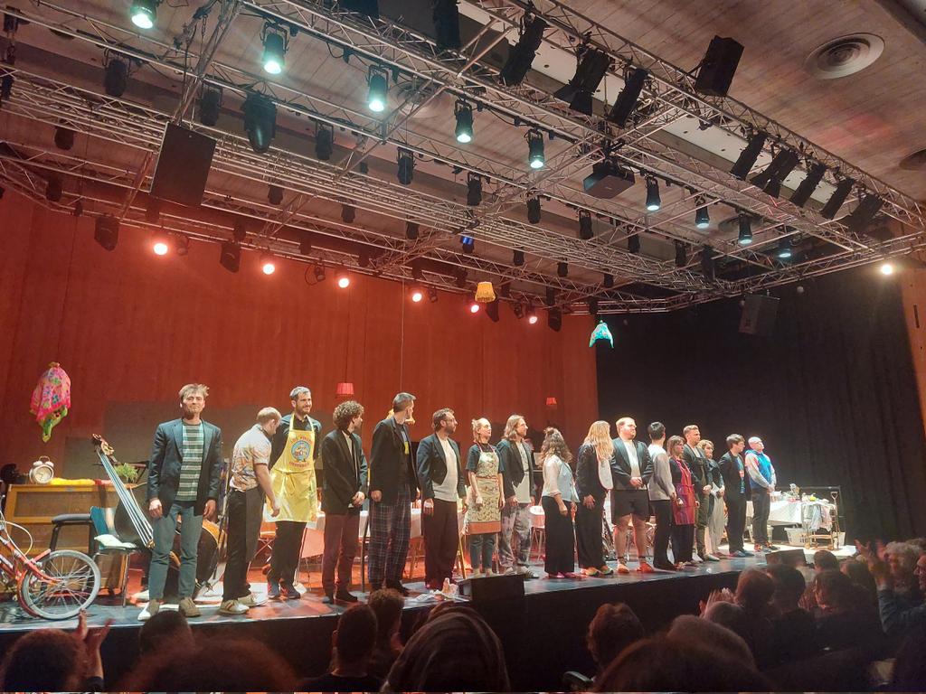 Who else saw @PatKopViolin and @auroraorchestra's mini carnival of a concert @southbankcentre tonight? An all-out breathless bonkers romp through stacks of comic repertoire, boldly dispatched with wit, virtuosity and warmth. Never a dull moment with this gang.