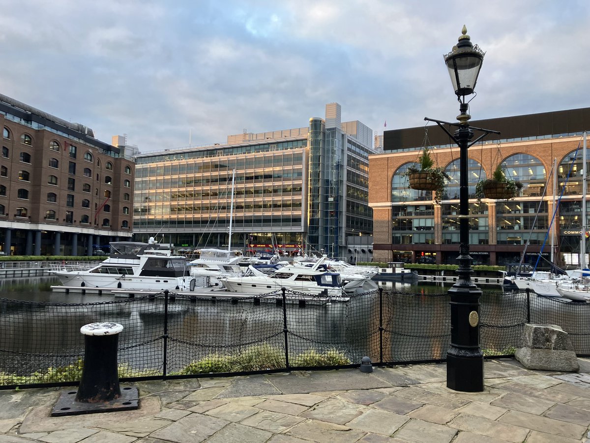 Golden hour at the docks this evening
#LetsDoLondon #londonmarina #skdmarina #skdocks #SeaYouSoon