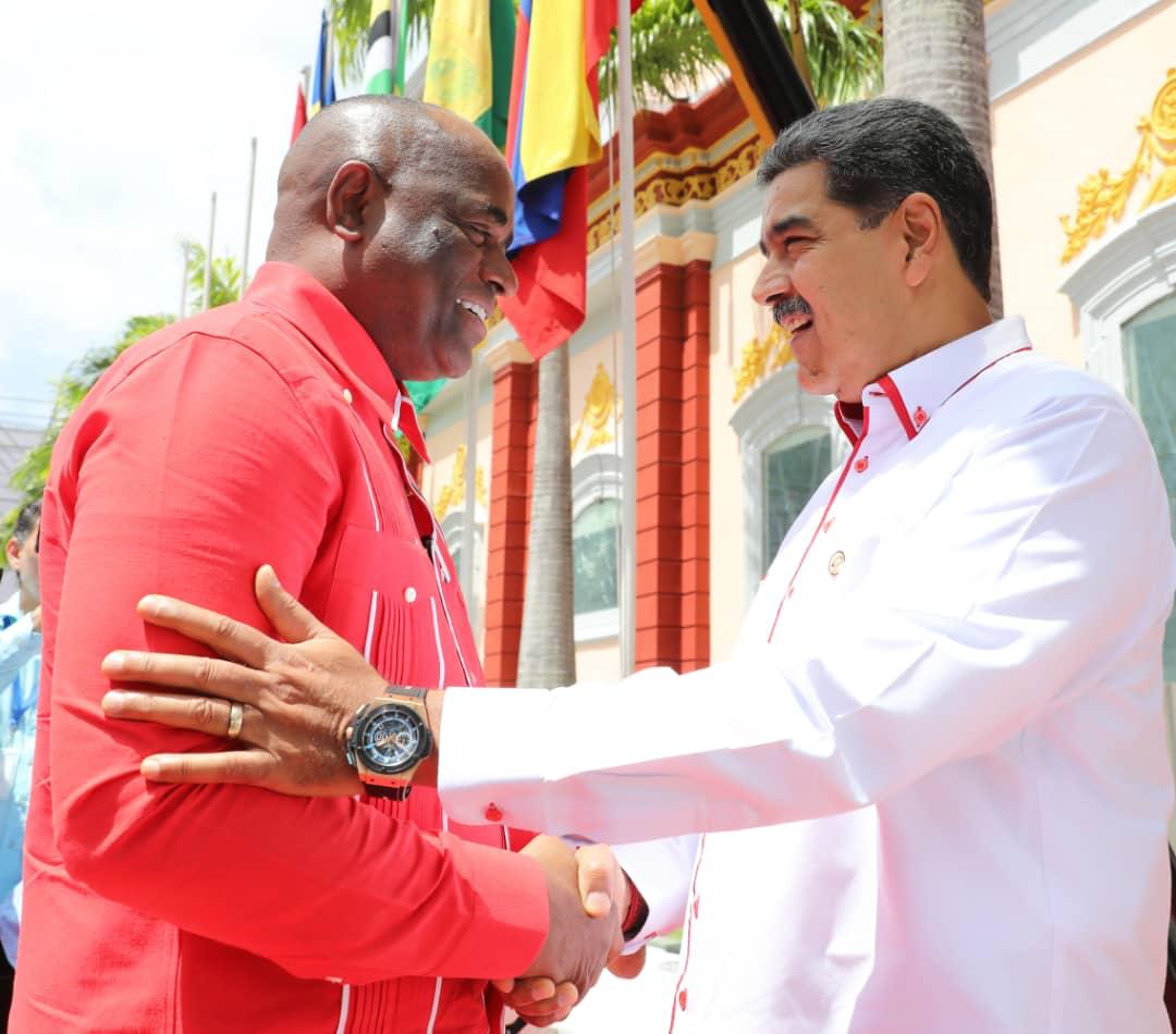 Two great friends and great leaders of our #CaribbeanRegion meet again within the XXIII Summit of Heads of State and Government of ALBA-TCP @NicolasMaduro & @SkerritR. the most solid alternative for the union and development of our Caribbean peoples. @ALBATCP @CancilleriaVE