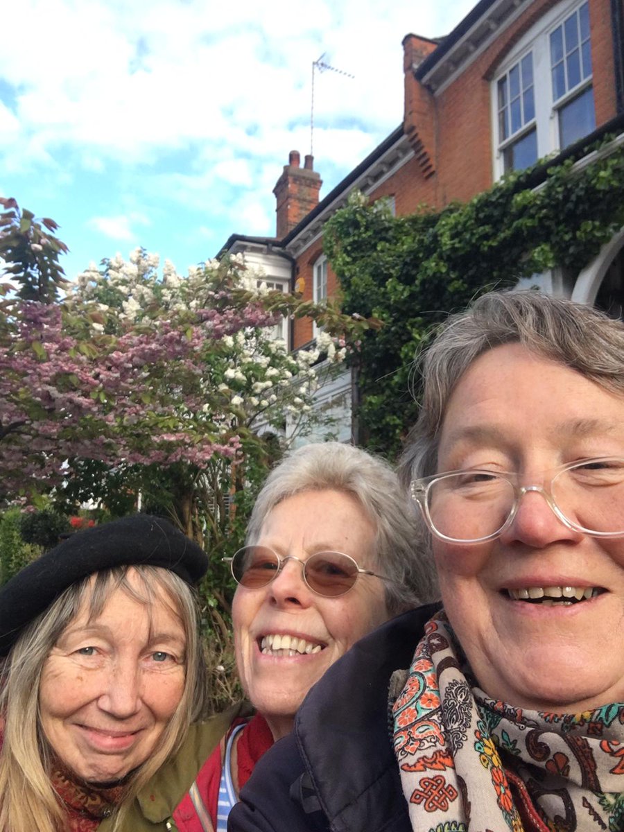 Sunny spring evenings are the perfect time to get out and talk to voters.🌞These two small groups spoke to almost 100 households in just a couple of hours! You can make a real difference by joining us before the election on the 2nd of May: events.labour.org.uk