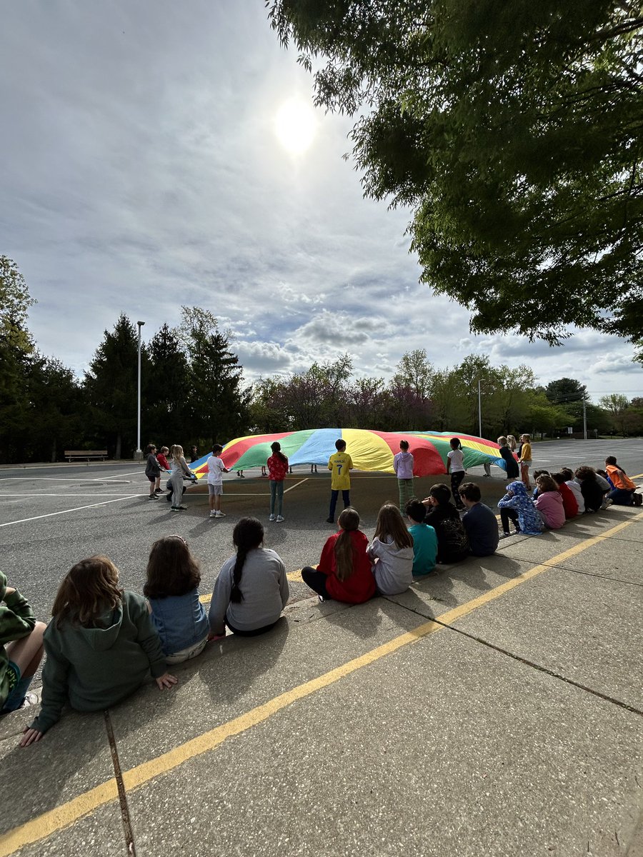 Hands on science on a gorgeous day! ☀️ <a href="/DESAACPS/">Davidsonville Elem.</a>