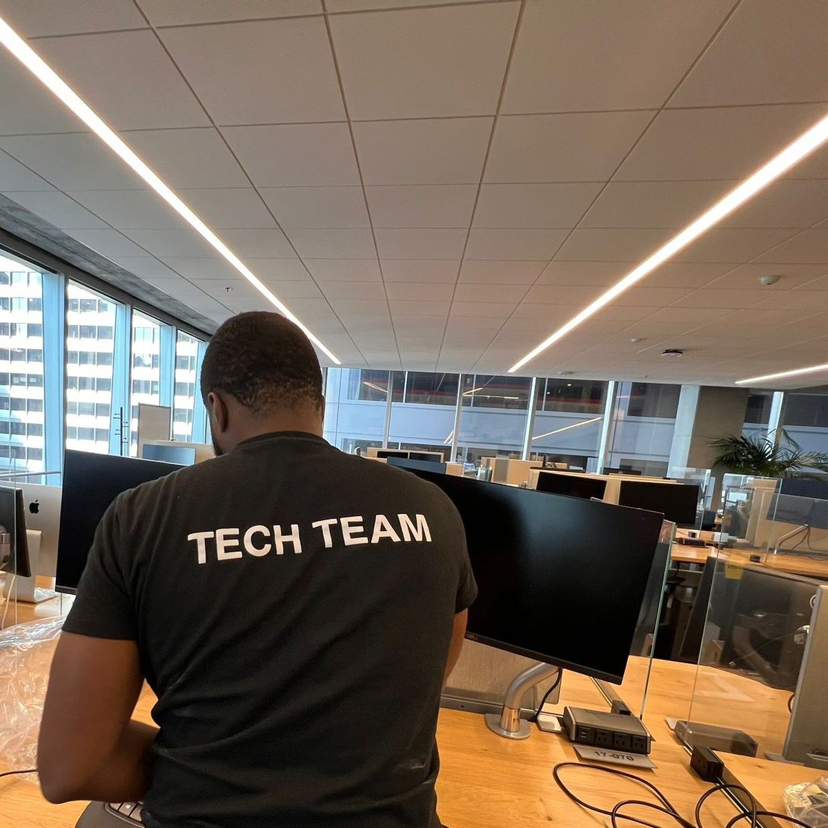 We work closely with property managers, facilities managers and IT managers. Consider us a part of your office relocations team. 

#techteam #techinstall #desksetup #projectmanager #cablemanagement #technology #commercialrealestate