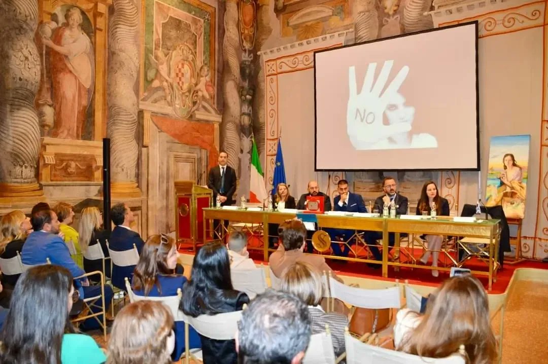 roccofranciosa's tweet photo. Onorato di aver moderato la cerimonia nazionale di #EPLIbriamoci nella sala Zuccari del #Senato su iniziativa delle Senatrici Nocco e  Pellegrino nella Giornata Mondiale del #libro #Unesco 📖
Complimenti a tutti per la partecipazione 🇮🇹 #proloco #epli #noallaviolenzasulledonne https://t.co/8agGCy7QJD