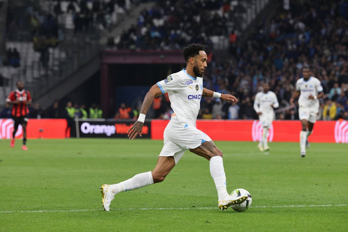 🔴 L'OM PREND L'AVANTAGE SUR PENALTY GRÂCE A AUBAMEYANG ! Après un geste non maitrisé de Cho sur Balerdi, les Niçois ont protesté, Mr Pignard a vérifié avec la VAR mais a validé sa décision 2️⃣-1️⃣ - 56e ⌚ 👉 l.laprovence.com/c2lr #OM #TeamOM #OMOGCN