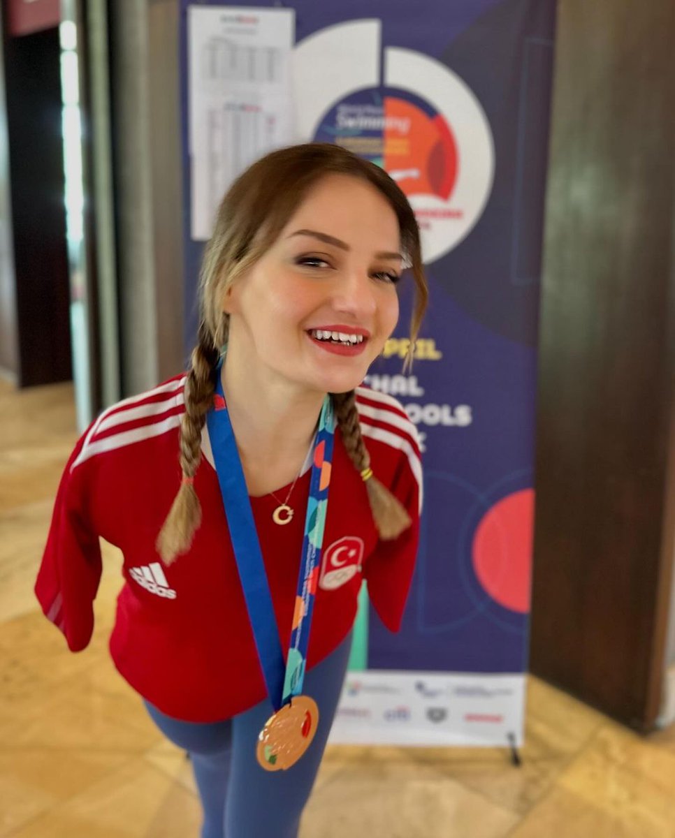 İkinci madalyanın sesi mi oO! 😍🥉
2/2✅
50m Kelebek | Avrupa Üçüncülüğü