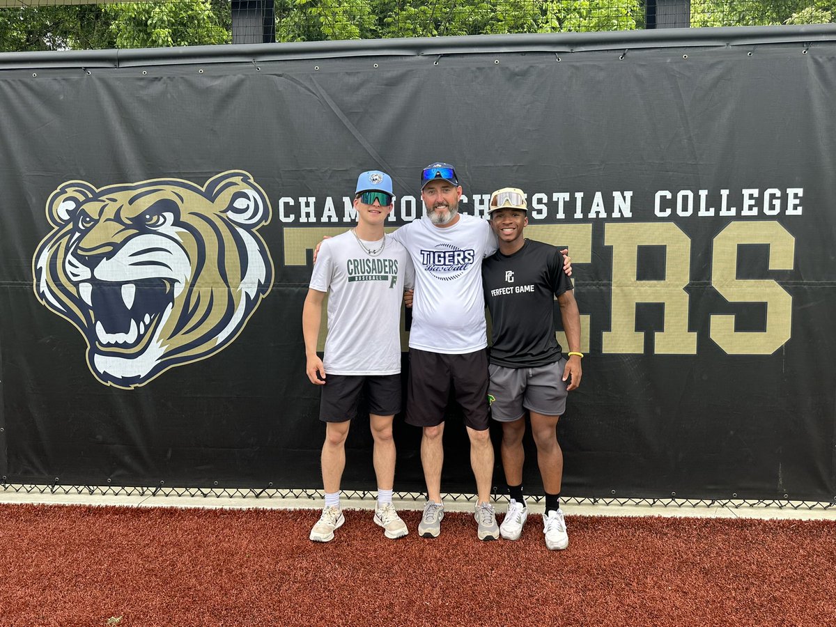 Thanks coach <a href="/JoshuaClark316/">Joshua Clark</a> and <a href="/Ashton2Ashton/">Parker Ashton</a> for the visit today really enjoyed it!! <a href="/cforrest_2/">Christian Forrest</a>