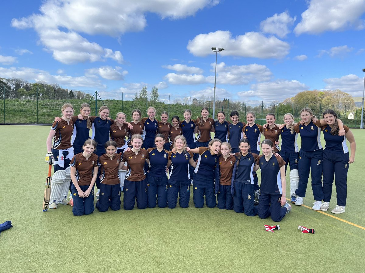 A brilliant afternoon at @Sedbergh_Prep with the U14 & U13 XIs for the 1st fixture of the @sedberghcricket season. 27 girls in Y7/8/9 playing competitive hard ball cricket. This just didn’t happen 5 years ago! @SedberghGirls @SedPrepSport