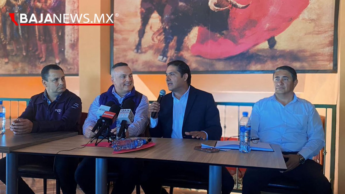 #Tijuana | Durante esta tarde el candidato diputado Andrés Garza se reúne con simpatizantes y medios de comunicación para señalar los 8 ejes de su propuesta al ganar las elecciones #BajaNewsInforma