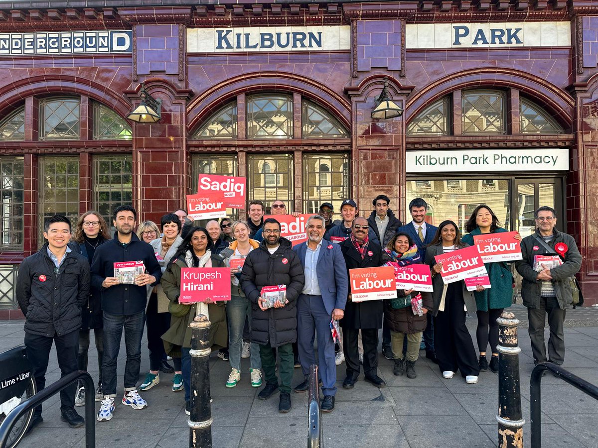 What an incredible turnout in Kilburn this evening with the @BrentLabour team with our @LondonLabour list candidates joining us too. Vote for @SadiqKhan and the Labour team on May 2nd 🌹🌹🌹