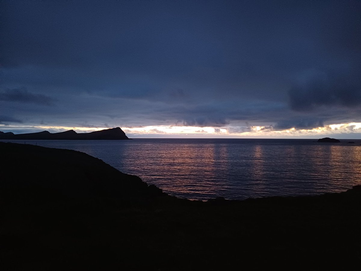 Tà an lá istigh. That's what we say in Kerry for 'the day is done' 🌙 🌃 🌉