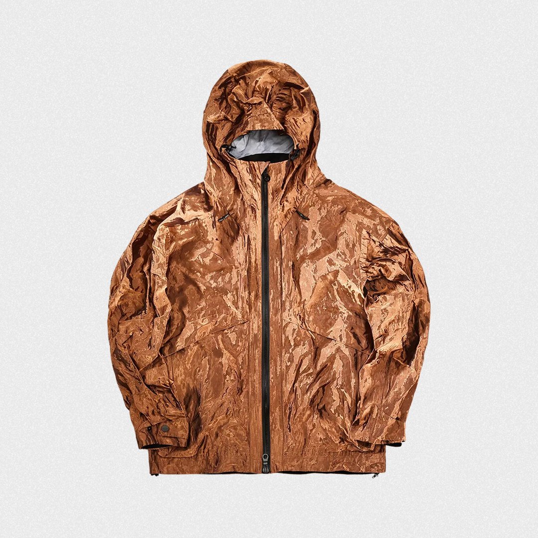 The 'virus-killing coat of the future' from <a href="/vollebak/">Vollebak</a> is built with over 11km of copper 🪐 This jacket is not only highly waterproof, windproof, and breathable but also features 7 pockets and sleek metal details

→ bye.money 🚀