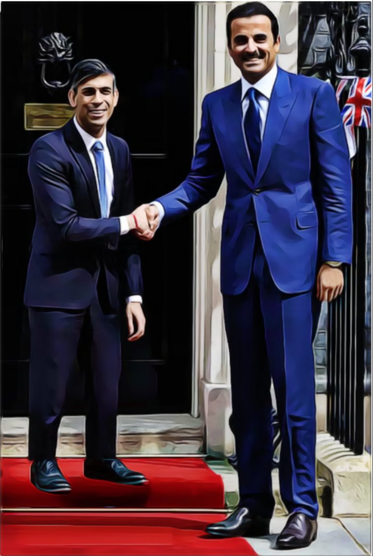 That's enough stop picking on him, he just meets very tall people all of the time. #PintSizedLoser #PintSized #Sunakered #ToriesOut657 #GTTONow