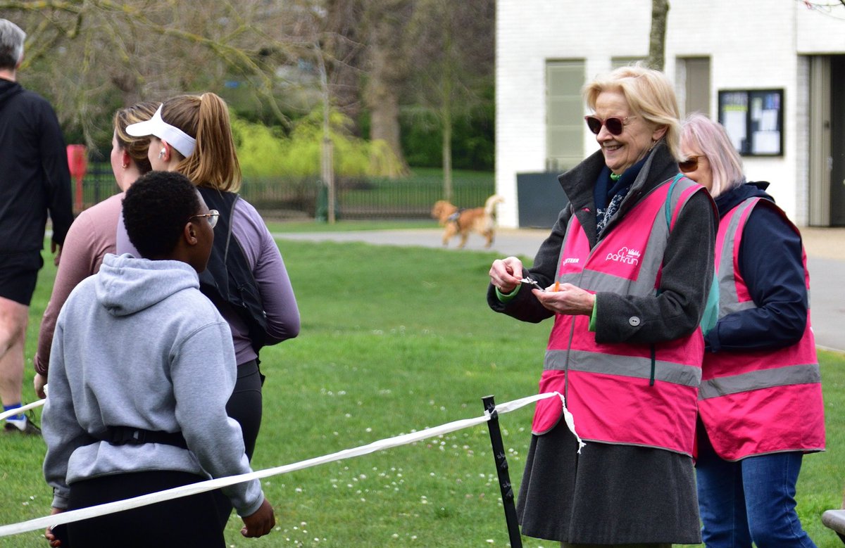 Volunteering at parkrun is great fun, and we have some roles still to fill this week, please 📧 southwark@parkrun.com if you can help! We are looking for: ⌚ Timekeeper x 2 👷‍♀️ Funnel manager x 3 🎟️ Finish token x 1 📋 Number checker x 1 ➡️ Marshal x 1 📱 Barcode scanner x 4