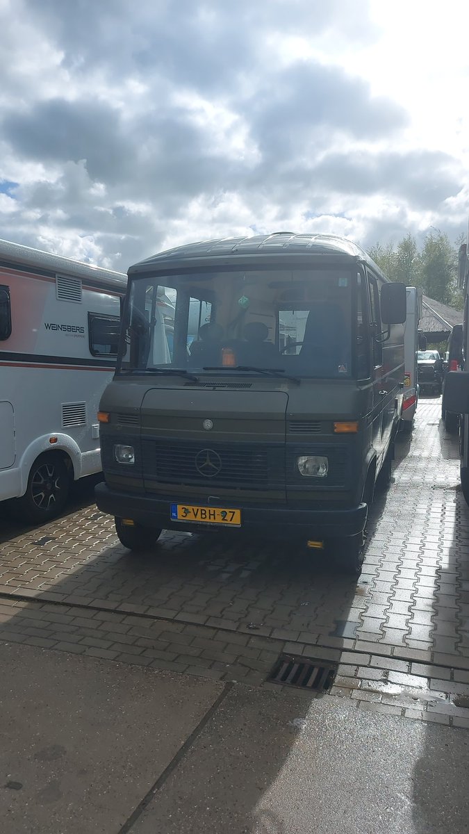 Groene Gast is er helemaal klaar voor #ONDERHOUD #100% #GROENEGAST #ALLESWERKT #LEGERAMBULANCE #MERCEDESD508 #STOER #RETROCAMPER #STIJLVOLKAMPEREN #STIJLVOLTOEREN #RELAX #GROENISDEKLEUR #GEEFEENUNIEKCADEAU #MAAKHERINNERINGEN #TEHUUR #VINTAGEVANS