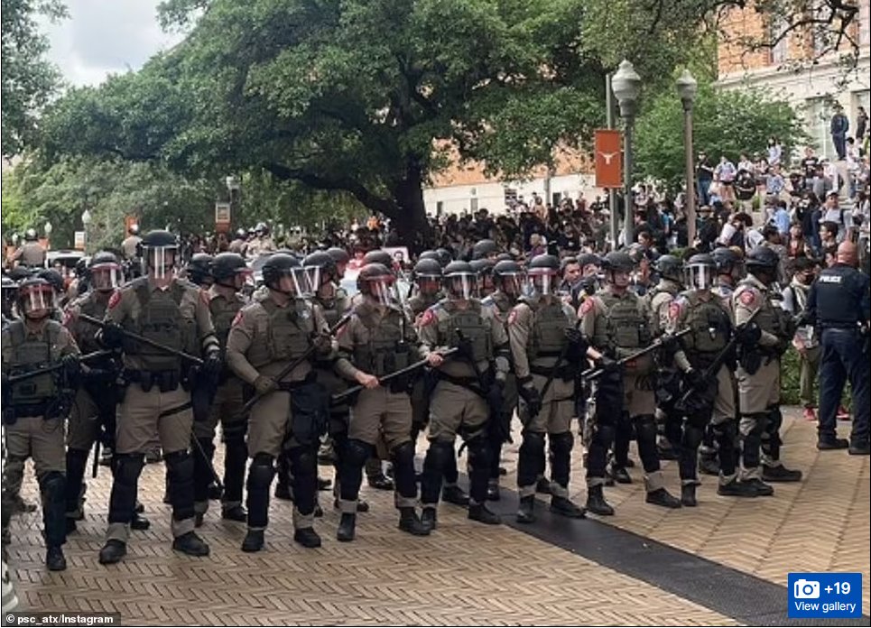 Don't mess with Texas … 'Hundreds of troopers have marched on the University of Texas at Austin before scuffling with pro-Palestine protesters as demonstrations kicked off at campuses across the country.” dailymail.co.uk/news/article-1…