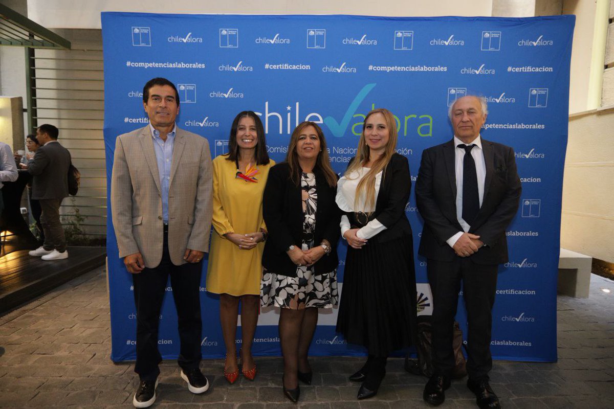 Gran Seminario Internacional #EmpleosVerdes 🌱 'Las Competencias Laborales para la Transición Justa', organizado por @chilevalora @OITCinterfor y @EUROsociAL_ con el apoyo de @MintrabChile y @AGCICHILE 👇🏻 @OITconosur