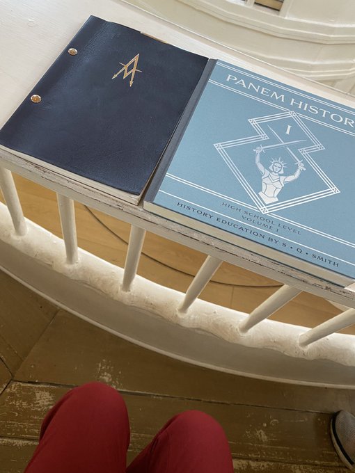 this is what being a student at the capitol academy is like https://t.co/mdqWG60l1p<a href="/tag/thehungergames"class="tags"><span>&#35;thehungergames</span></a><a href="/tag/theballadofsongbirdsandsnake"class="tags"><span>&#35;theballadofsongbirdsandsnake</span></a>