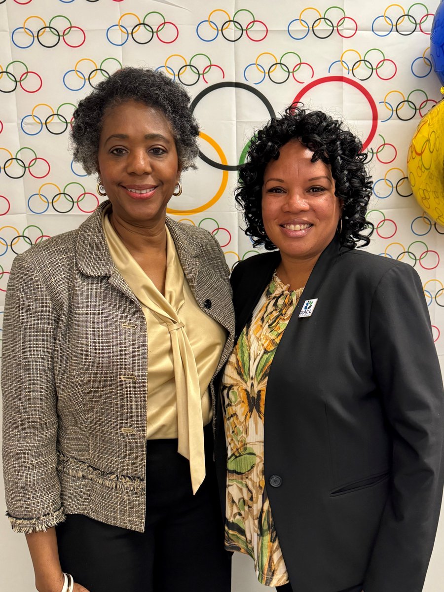 Thrilled to ‘serve up’ our thanks to LCE volunteers at our Volunteer Recognition Luncheon. Special thanks to
<a href="/DACL_DC/">Department of Aging & Community Living</a> Director Charon Hines for her inspiring words to our volunteers. Our volunteers are true champions in every sense of the word!