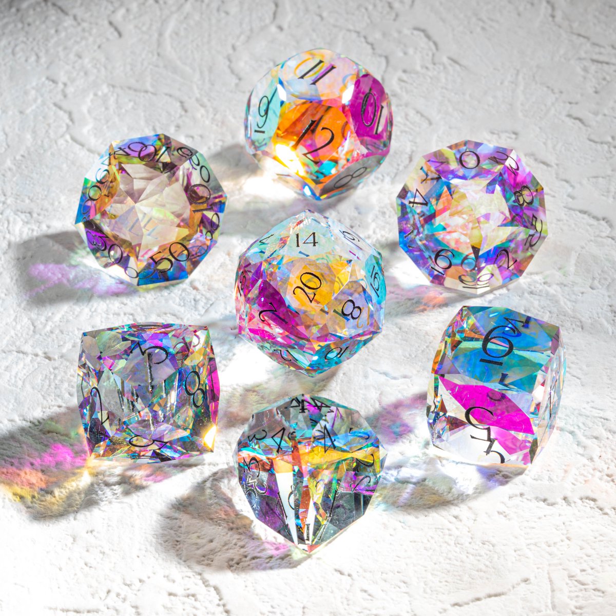 ✨𝙇𝙖𝙪𝙣𝙘𝙝𝙞𝙣𝙜 𝙨𝙤𝙤𝙣 𝙤𝙣 𝙆𝙞𝙘𝙠𝙨𝙩𝙖𝙧𝙩𝙚𝙧✨ This is our glass dice that will soon be launched on @Kickstarter, crafted with diamond cutting techniques to ensure its dazzling brilliance. 💎 Does everyone like it? #dnd #dnddice #dnddiceset #handmadedice #gemdice…