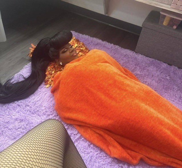 shabireacts's tweet photo. coco montrese sleeping https://t.co/YGZvvfO8hh