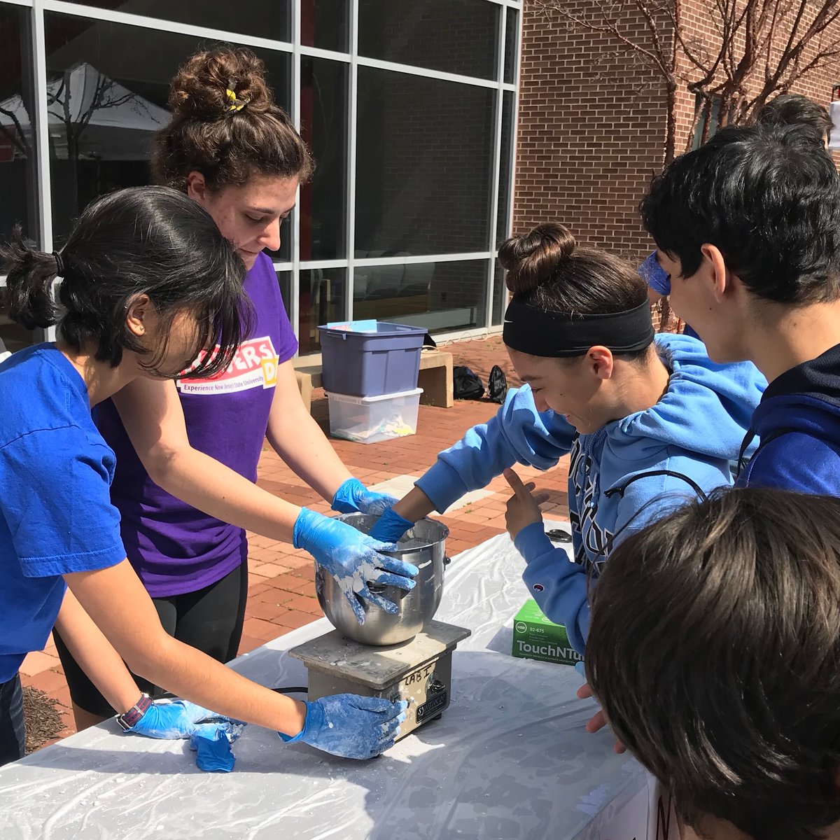 Join the Department of Material Science and Engineering this Saturday for Rutgers Day as they show you the science behind quicksand and liquid nitrogen ice cream! #RutgersDay

Check out other activities at Rutgers Day: bit.ly/49NhJ4x