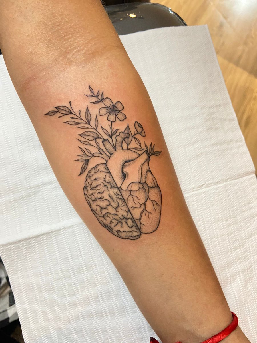 dudamendesmm's tweet photo. registrar a primeira tatuagem https://t.co/VVQP8XgBxo