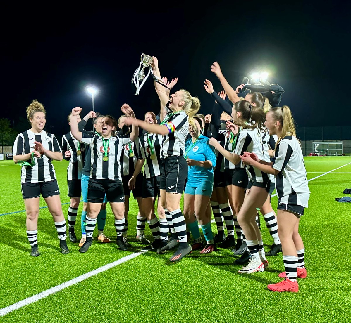 Congratulations to @SherborneLFC winners of the @snapsponsorship Women’s Cup Final