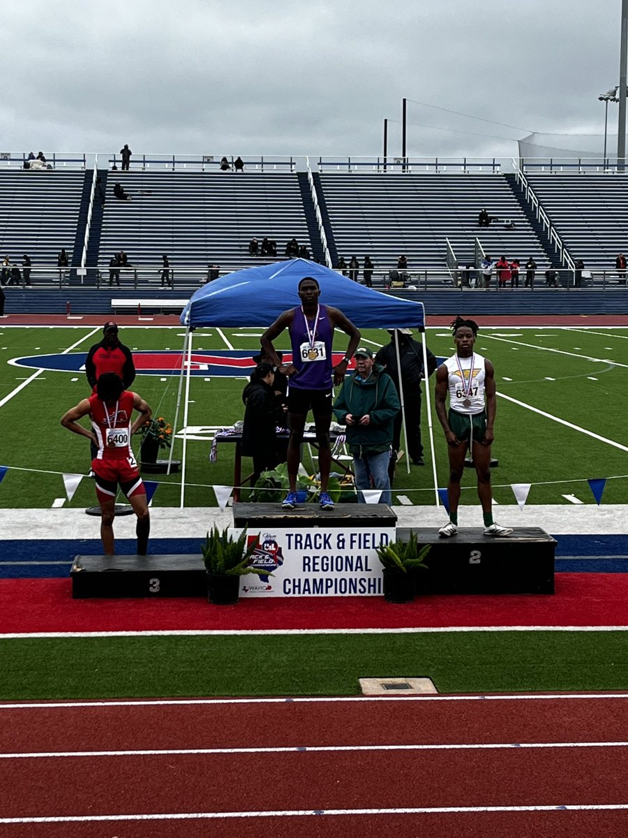 Well, what do you know? This Willis Wildkat STOLE THE SHOW! 🏆 @Willis_HS_TX's Heath Grant not only nabbed the area champion title but is now your Region 2 6A 400M Champion! Good luck at State, Heath!