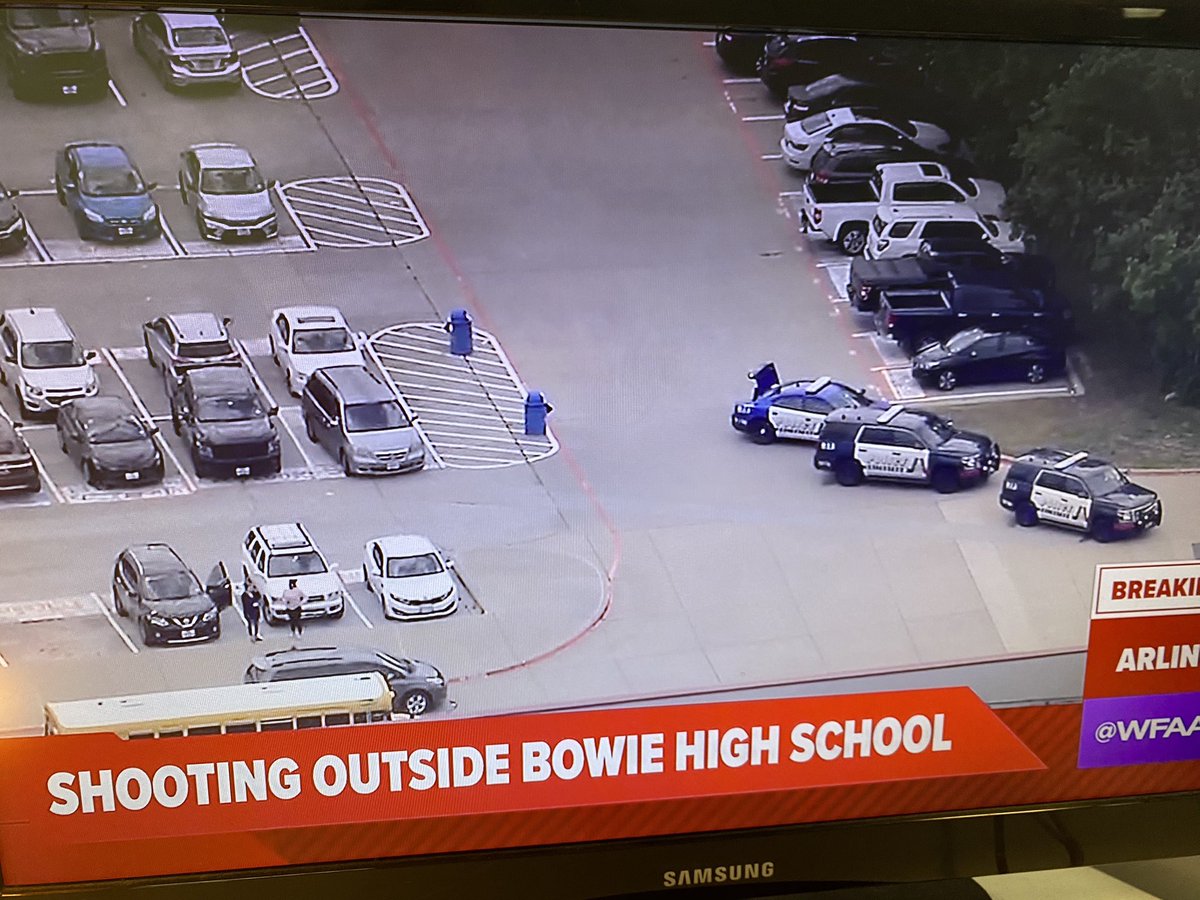 #BREAKING- A teacher at Bowie HS in @ArlingtonISD tells @rlopezwfaa that just before school let out at 3 pm ..a student was shot outside the school near a portable building and that the student is in grave condition.