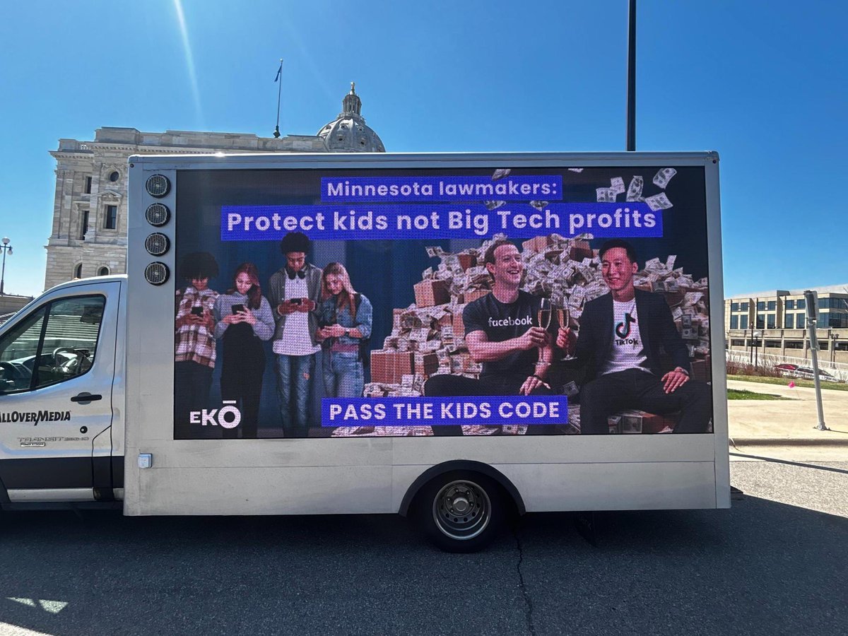 .@Eko_movement standing loud and proud in front of the Minnesota State Captiol today in support of the #MNKidsCode.

Enough talking, let’s pass it.
minnesotakidscode.com