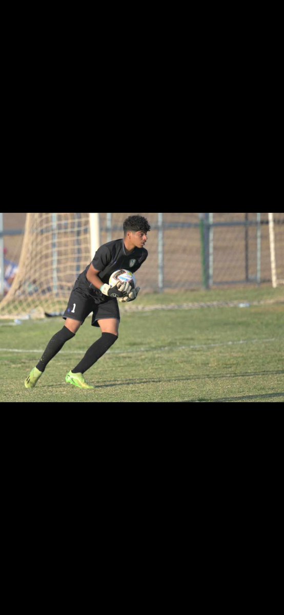 حارس واعد يقف خلفه داعمه الاول والمحفز له ابوه الاستاذ : عبدالله القارح 
انضمامه لمنتخب المملكة للصالات تحت عشرين سنه ليس بمستغرب لما يمتلكه من إمكانيات سبق وتكلمنا عنها 
الحارس : سعود القارح لو وجد مدرب متمكن سيصبح من افضل الحراس في المملكة وانا راهنت عليه من خلال ما شاهدته من