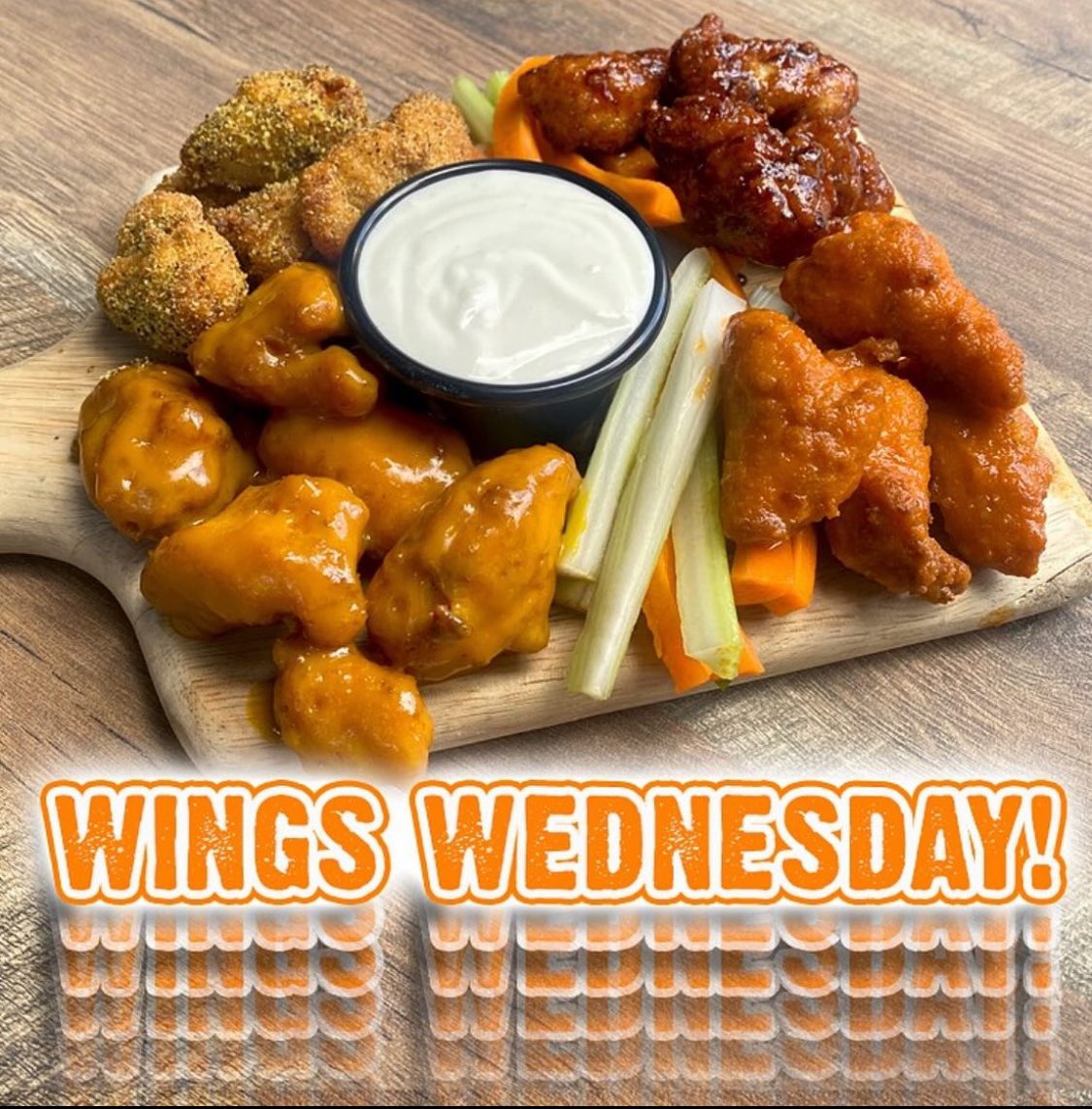 It's #WINGSWEDNESDAY 🔥 so come in and enjoy some with our signature sauces! Plus join us for ⚾️🏀🏒🥅🍻#comeandgetem 🤤#georgekeeley #gknyc #beerisgood #shutupanddrink #drinkamongstfriends #uwsnyc #upperwestsideeats #cheers #pubfood #chickenwings #buffalowings #hotwings #cheers