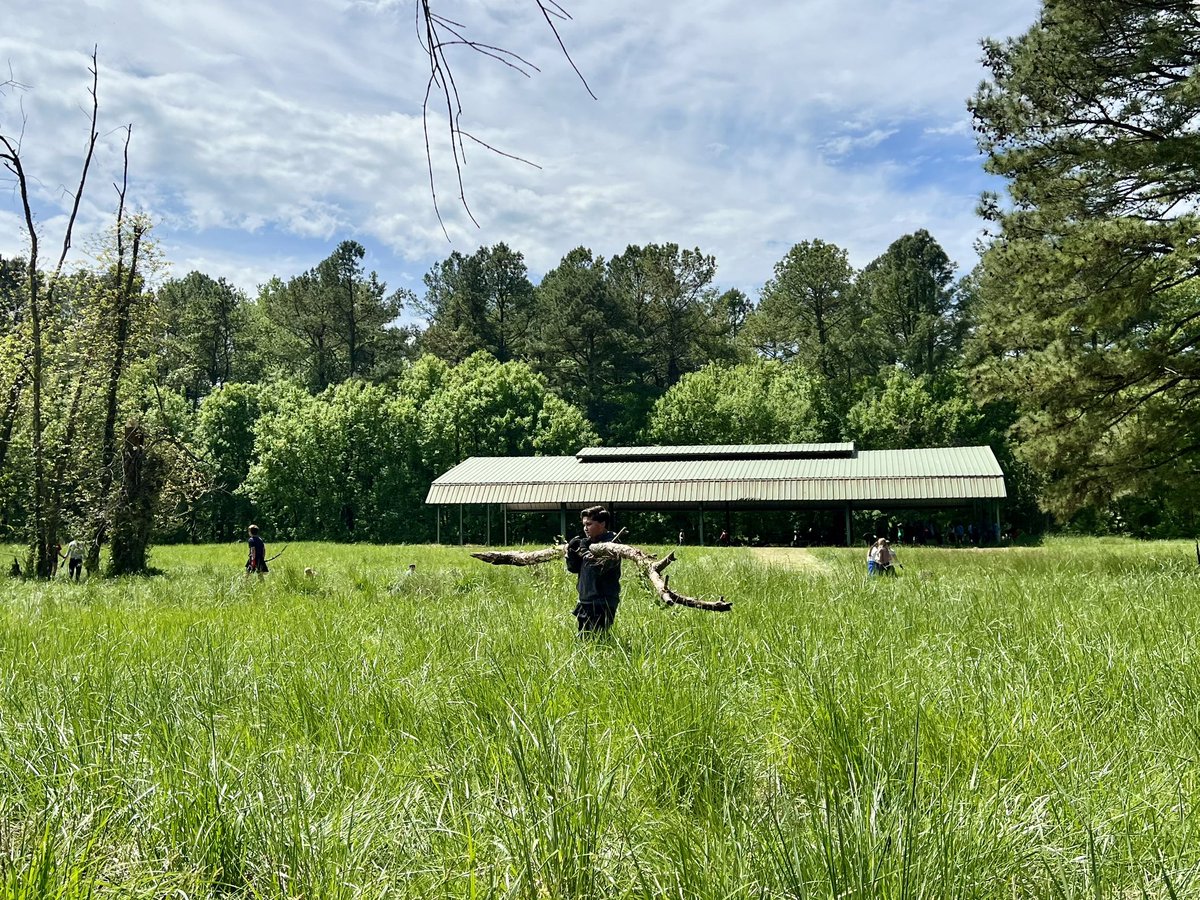 For our final activity, we gave back to Westview on the James by clearing tree debris from the fields so that visitors will be able to better enjoy the outdoor spaces.

Grateful for amazing partnerships and phenomenal students! 

#GoochlandOutdoors #outdoorlearning #optoutside