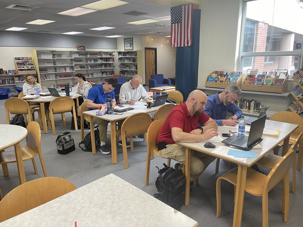 ChadGreevy's tweet photo. Luv 2-nite’s Belanger assignment.  My @ImmaculataU EDL622: Curriculum &amp; Assessment’s @WarriorRunSD Bellringer was to report in 140 characters or less about the assessment strategies they used in their classes this week. @BLaSTIU17 @PDESecretary https://t.co/JgJcqVKkPR