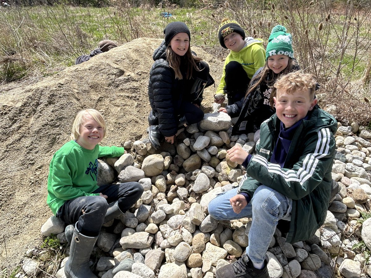 MsACunningham's tweet photo. Always a fun time at Guelph Lake! The Grade 3 students enjoyed planting, measuring and learning all about different kinds of trees 🌲We also got to meet some cockroaches🪳 https://t.co/Zleb19o5Do