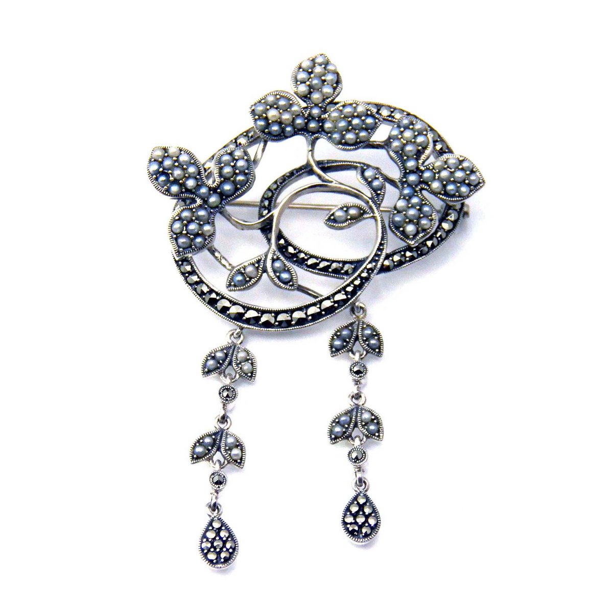 sochicfinds.com/products/marca…
Victorian Revival 925 Silver Marcasite and Seed Pearl Brooch #VictorianRevival #925SilverBrooch #MarcasiteBrooch #SeedPearlBrooch