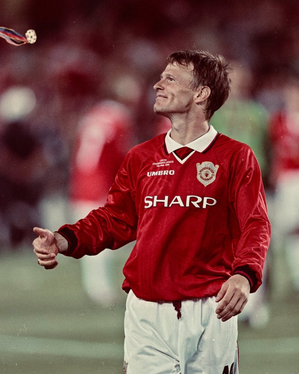 'The most beautiful sight in football is to watch Manchester United chase a game'

Teddy Sheringham

#MUNSHU #MUFC