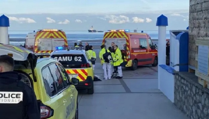 #BritishPolice say they have arrested three men over the deaths of five people including a child who died attempting to cross the #EnglishChannel from France. The deaths occurred when a small overcrowded boat carrying 112 people set out to cross one of the busiest shipping lanes.