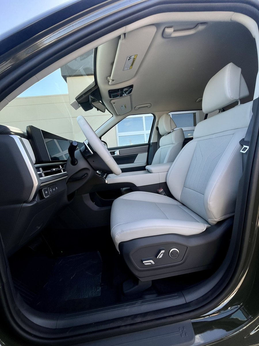 amatohyundaiwi's tweet image. Check out this stunning 2024 Santa Fe HYBRID🌲🌿

For only $39,535 you can cruise in style😎

414-357-8500
Johnamatohyundai.com
#johnamatohyundai #santafehybrid #hybrid #2024hyundaisantafehybrid #2024hyundaisantafe #hyundai