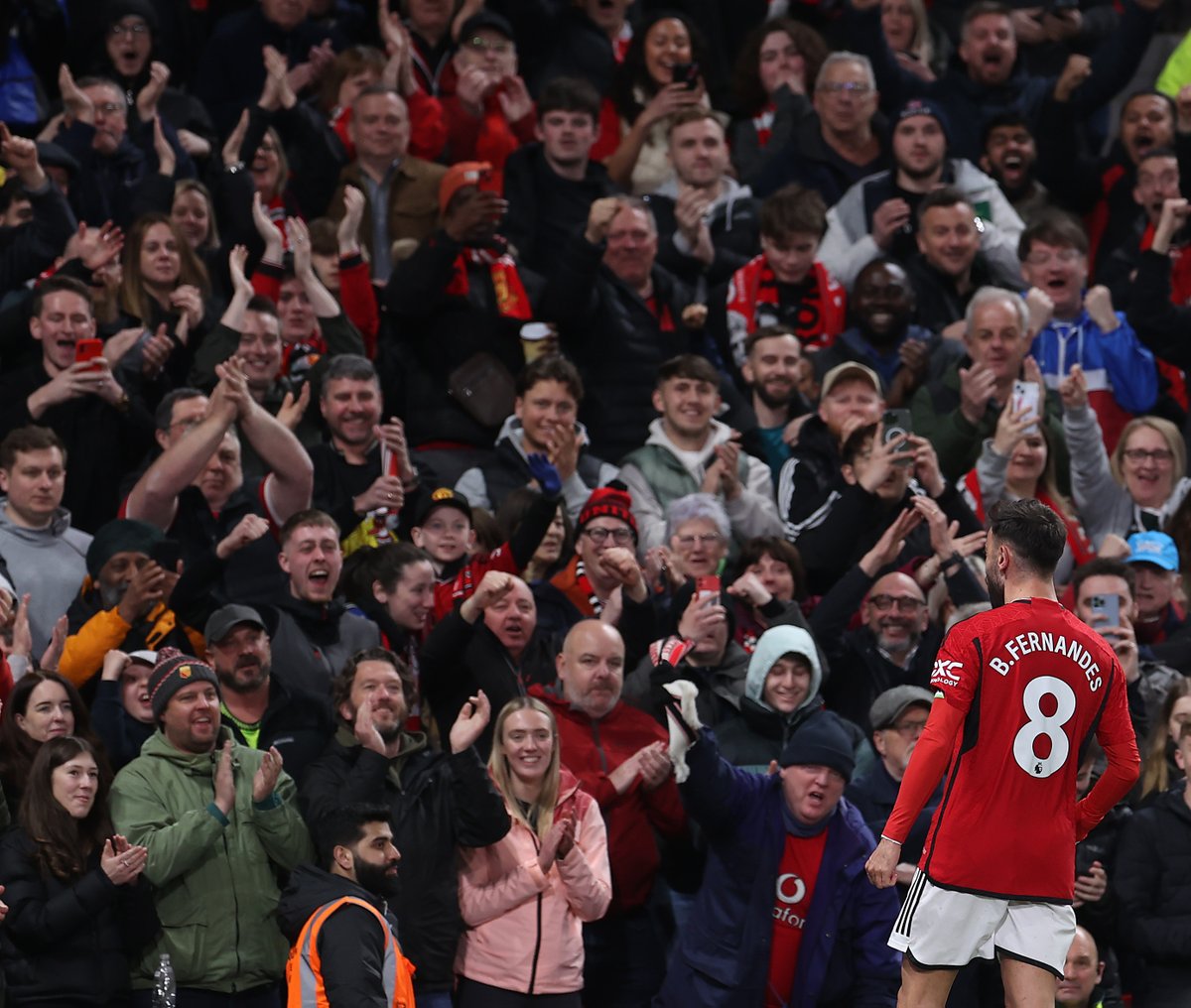 ⚽️ ⚽️ ⚽️⚽️ ⚽️🅰️ ⚽️⚽️🅰️ Kontribusi kapten @B_Fernandes8 dalam lima pertandingan terakhir. Masif. 💪 #MUFC || #MUNSHU