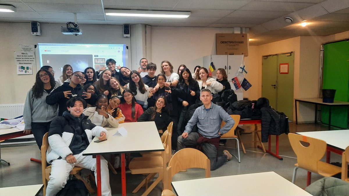 IESLaCala's tweet photo. Movilidad Grupal @Erasmus_Project del alumnado de 1° Bach. del @IESLaCala en el Lycéee Martin Luther King, en la localidad de Bussy Saint-Georges, muy cerca de París (Francia).
Practican francés, rompen prejuicios sobre los españoles y franceses e identifican bulos https://t.co/RivAX4Zvu8
