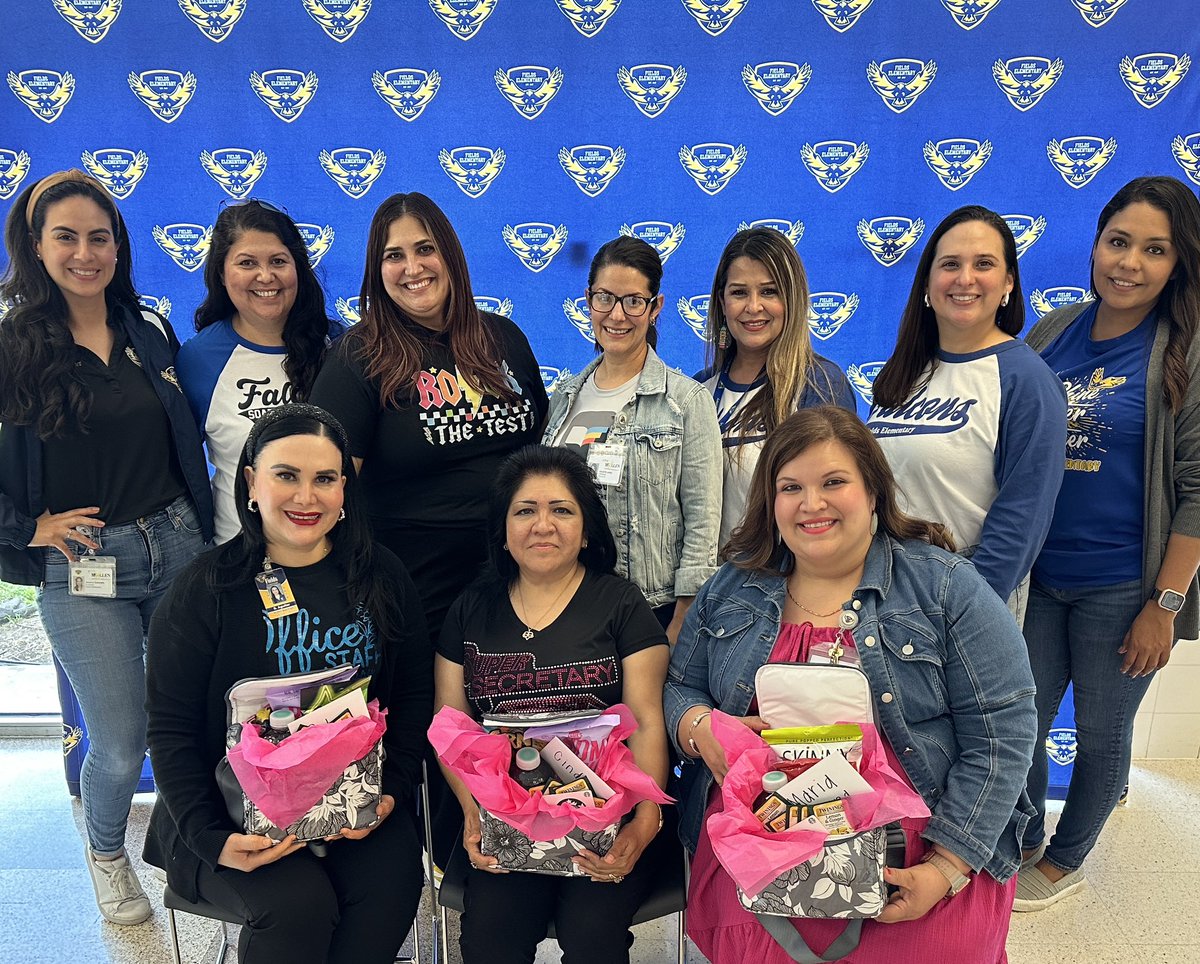 💙💛We love these wonderful ladies💙💛 #HappyNationalAdministrativeProfessionalsDay Thank you for all you do for our Falcons !!! #FieldsInspires