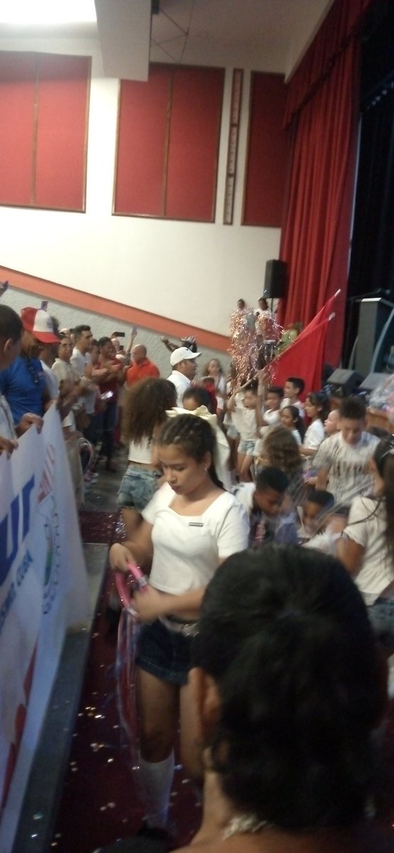 Y24540Yisel's tweet photo. #EducaciónMayabeque #CubaMined ¡¡¡Presentes!!! los educadores de #Mayabeque en la Plenaria en saludo al #1roDeMayo "Por Cuba juntos creamos" #UnidosXporCuba #JuntosPorMayabeque @DiazCanelB @BYuniaky @lamas_aguiar @btan0987 @EducaMaya @BequeMaya https://t.co/JS6nhyBfQQ