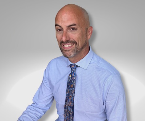 Brad Darnall has been hired as the new principal at South Marshall Elementary School. Darnall has over 18 years of experience in teaching.  He is currently the assistant principal at Benton Elementary.  He begins July 1st, replacing Jennifer Harris, who is retiring.