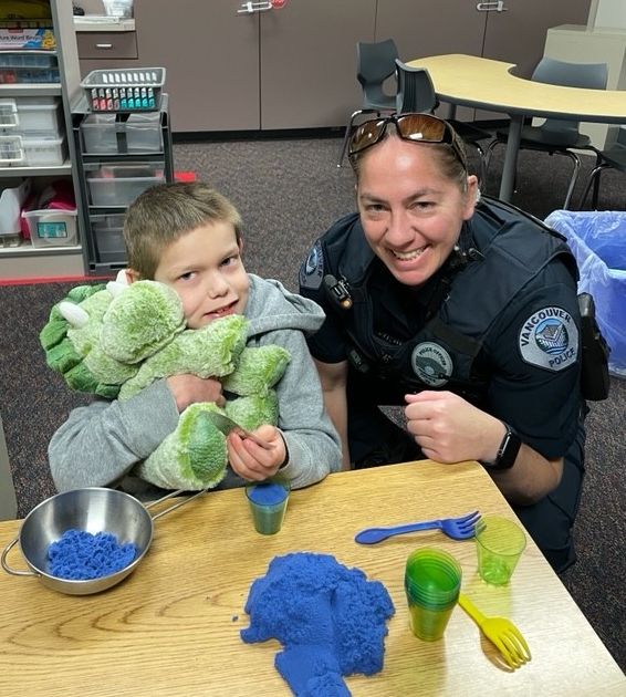 Last week, Officer Musser responded to a call where a school bus was rear ended by another vehicle. Thankfully everyone was okay, and Officer Musser was happy to stop by their school to deliver some stuffed animals and hugs! 💙 #vanpoliceusa